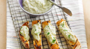 Gourmet recipe: Artichoke and parsley toasts