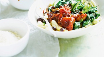 Gourmet recipe: Spinach pasta with tomato compote
