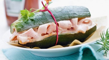 Original recipe: Zucchini "hot dogs" with ham