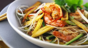 Easy recipe: Stir-fried noodles with shrimps and vegetables