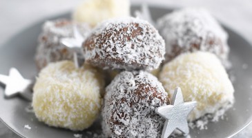 Sweet recipe: two chocolate marshmallows, shredded coconut