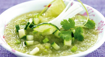 Easy starter recipe: Cold cucumber and green apple soup