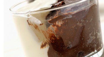 Dessert recipe: White and dark chocolate mousse