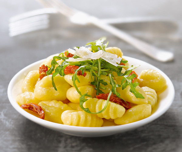 Pasta recipe: Gnocchi with sun-dried tomatoes and arugula