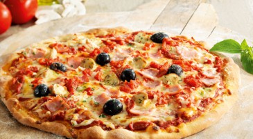 Pizza recipe: Ham and cheese pizza