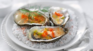 Oysters in champagne jelly