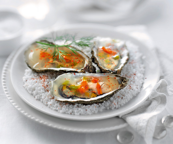 Oysters in champagne jelly