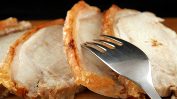 Gourmet recipe: Pork fillet with coarse salt and smoked tea