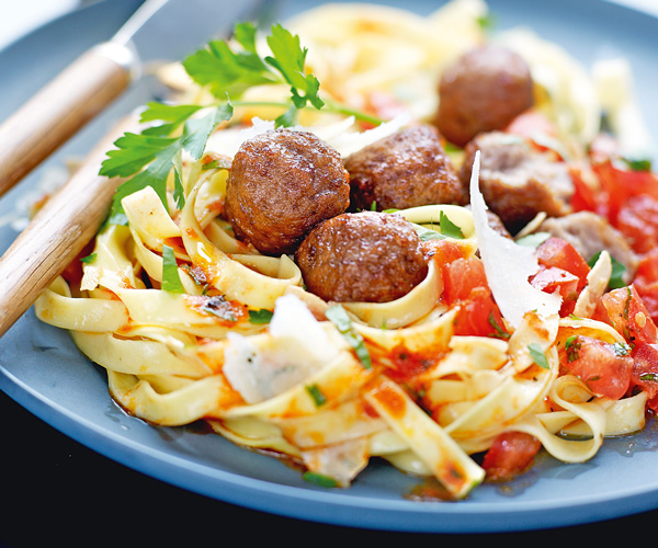 Quick recipe Beef meatballs with tagliatelle