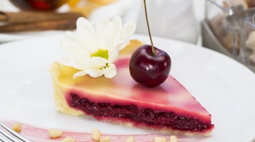 Dessert recipe: Cherry and pistachio tart