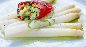 Easy recipe: Stuffed bell peppers with asparagus