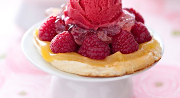 Dessert recipe: Blinis with lemon mousse and rose jam
