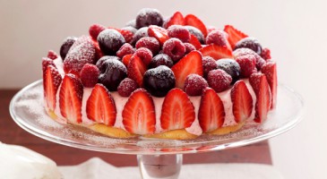 Easy recipe: Ice cream cake with red fruits