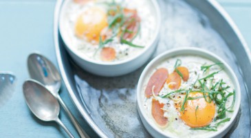 Easy and quick recipe: Salmon and egg cocotte with sorrel