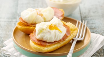 Brunch recipe: Eggs Benedict with milk bread toast