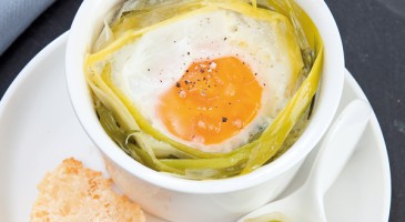 Easy recipe: Eggs en cocotte with leek fondue