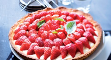 Easy recipe: Strawberry tart with basil custard