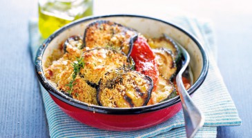 Vegetarian recipe: Eggplant, zucchini, tomato and parmesan gratin 