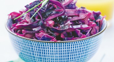 Healthy recipe: Braised red cabbage with apple juice
