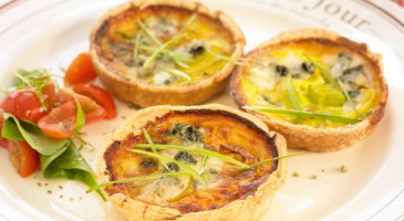 Starter recipe; Leek and roquefort mini quiches