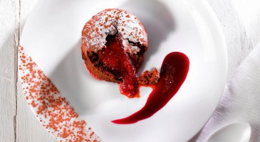Gourmet recipe: Molten chocolate cake with cherries