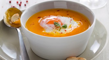 Starter recipe: Pumpkin soup with poached egg
