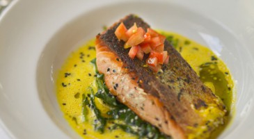 Easy recipe: Salmon with béarnaise sauce recipe