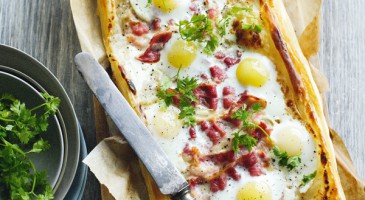 Make a bacon tart with eggs