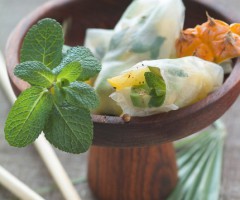 Easy and quick starter: Pineapple spring rolls