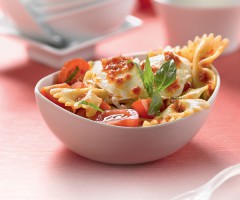 Yummy recipe: Tomato mozzarella farfalle