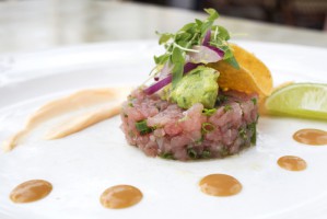 Gourmet recipe: Tuna tartare with eggplant and pomegranate