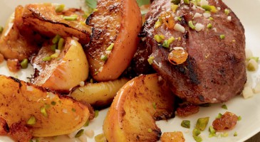 Gourmet recipe: Pork cheeks with apples