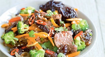 Gourmet recipe: Sauteed beef with prunes and cilantro