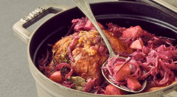 Gourmet recipe: Roast pork with red cabbage and apples