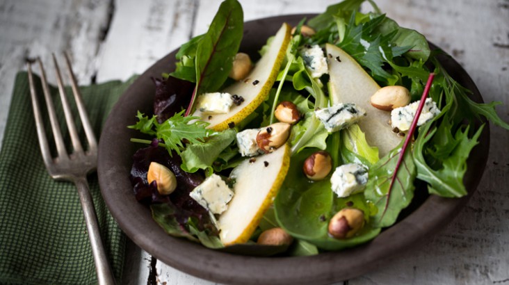 Pear and blue cheese salad