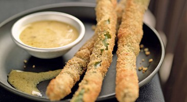 Appetizer recipe: Breaded asparagus with mustard